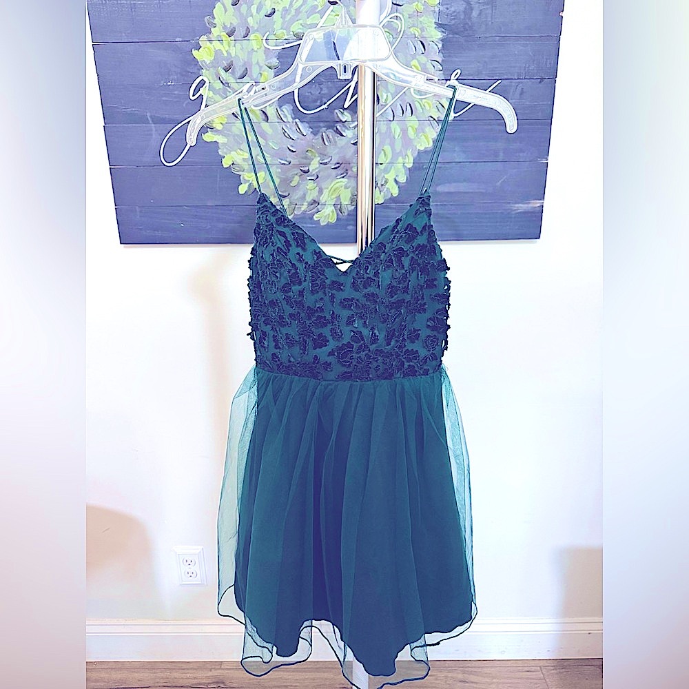 Homecoming Green Spaghetti‎ Strap Dress - Picture 2 of 5